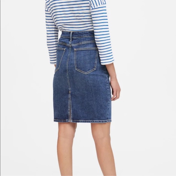 Banana Republic Womens Button Fly Denim
Pencil Skirt 💙 - Picture 2 of 8